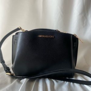 Micheal Kors Crossbody bag